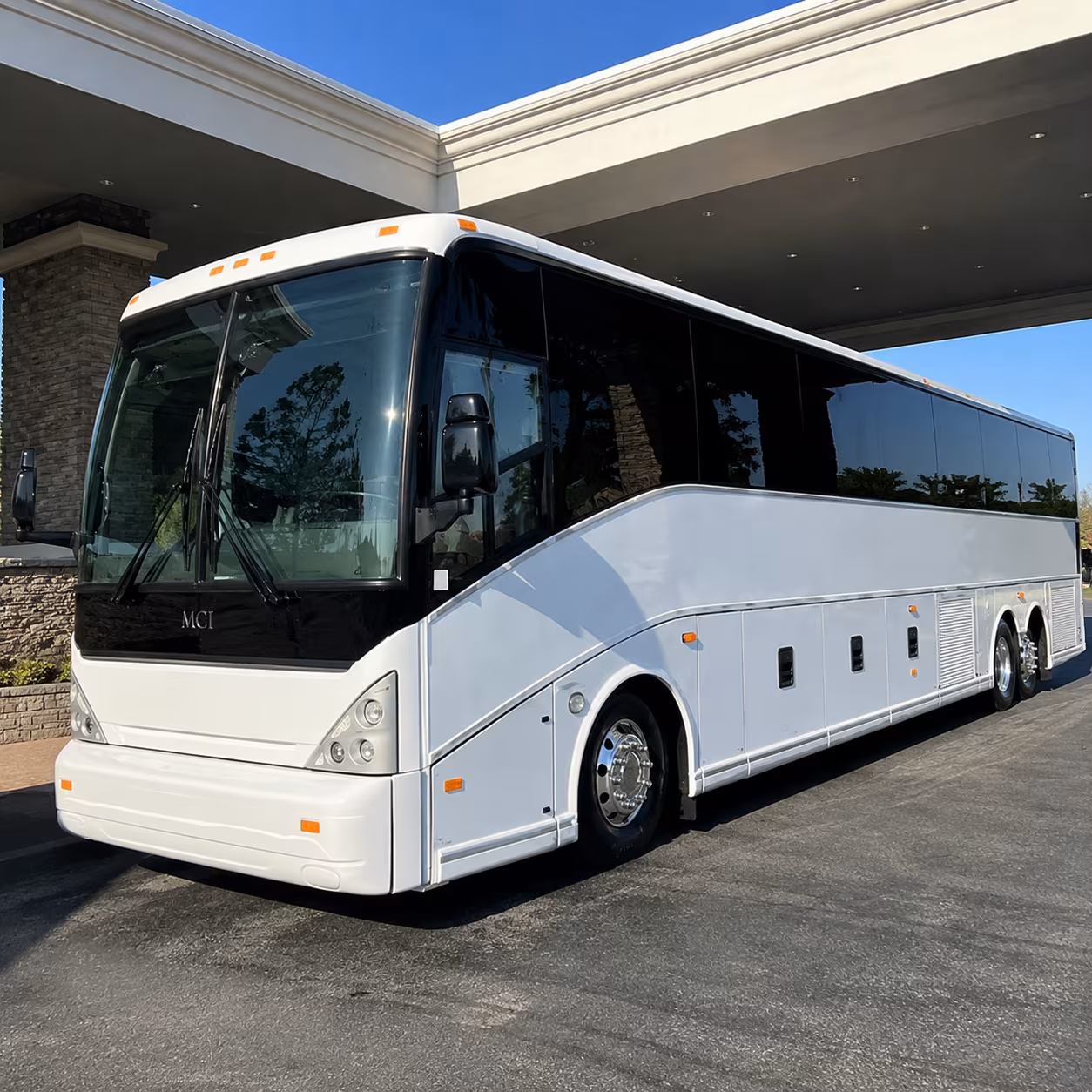 dtw mcnamara and north terminal airport shuttle buses from southfield